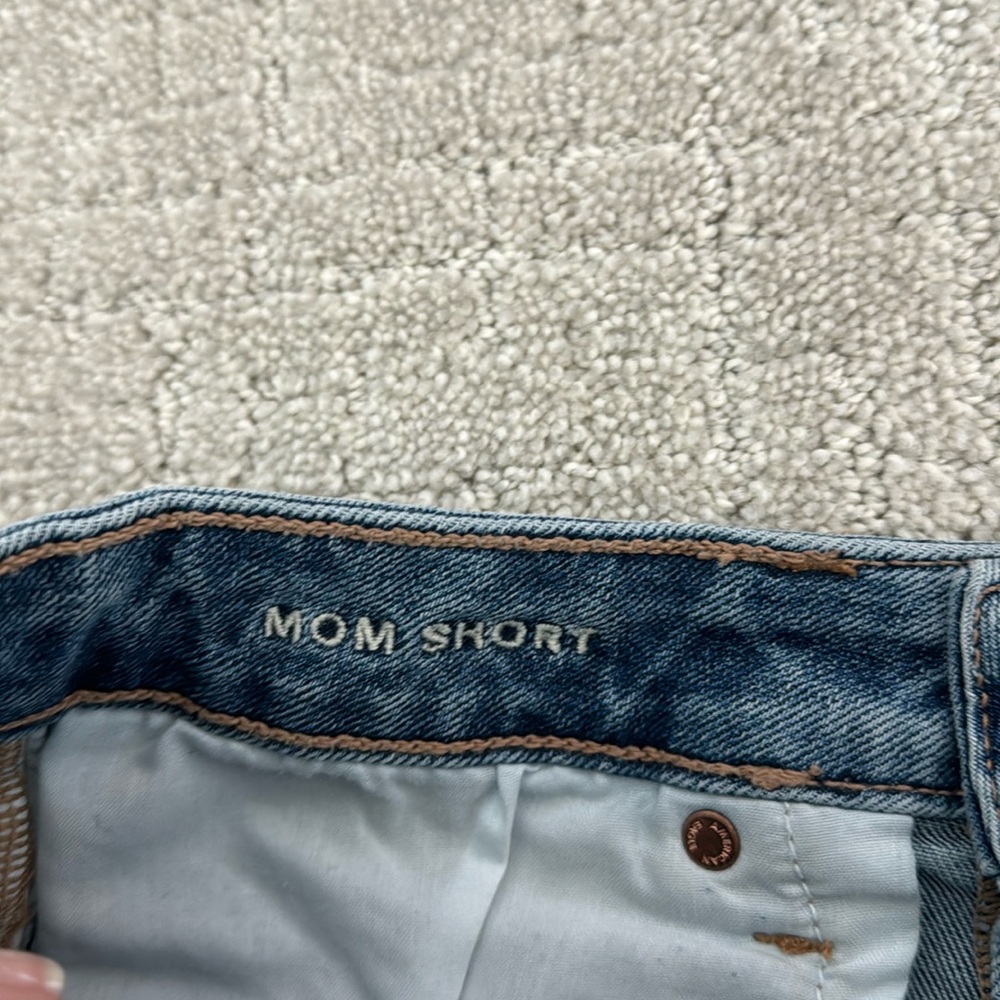 American Eagle “mom shorts” denim Jean cutoff raw hem frayed cuffed cuff - Picture 7 of 7
